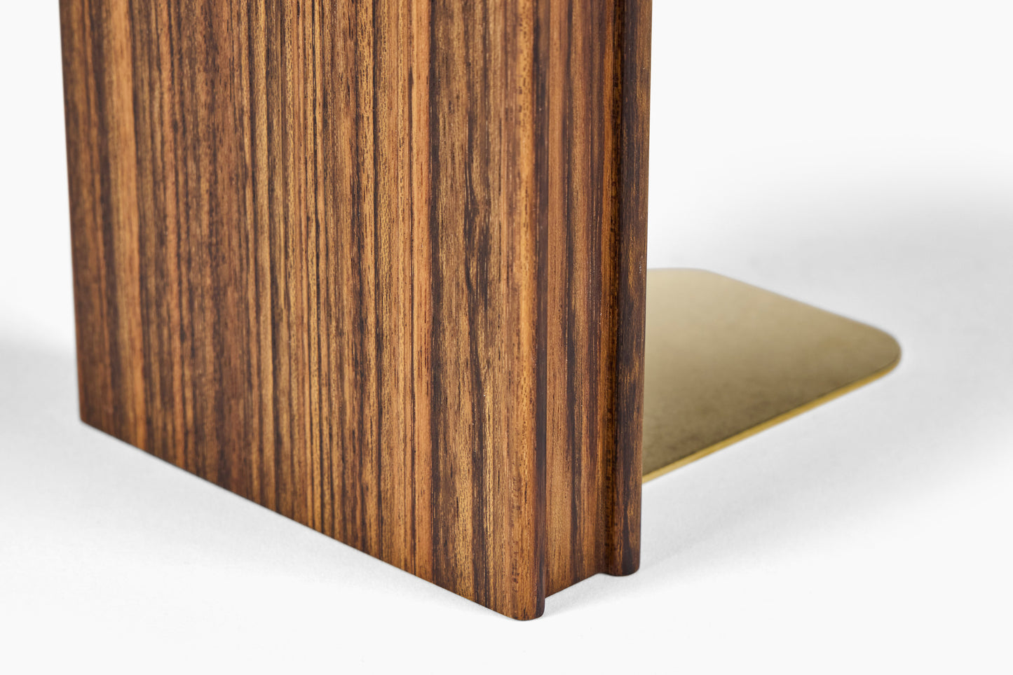 Luck Carpentry Small Shedua Bookend