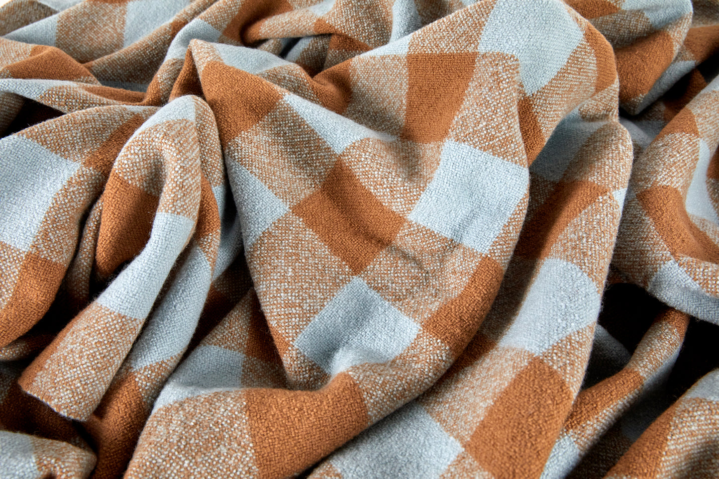 Marina Contro Queen Size Woven Blanket
