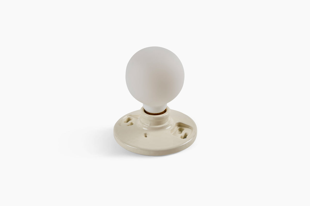 Commune Light Socket
