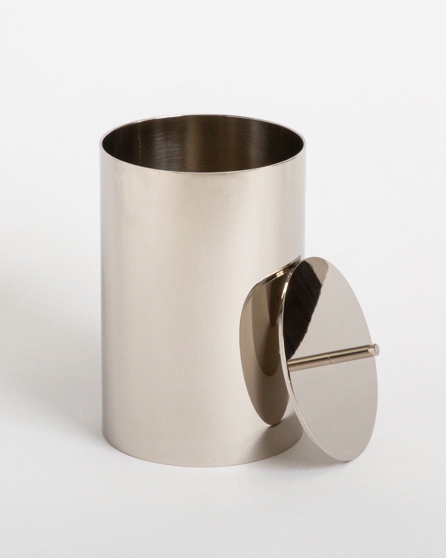 Remains for Commune Paavo Canister